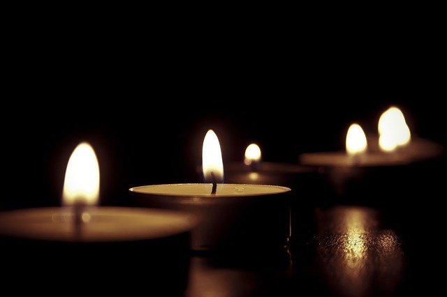 candles-209157_640.jpg